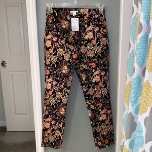 Floral Patterned Ankle Pants